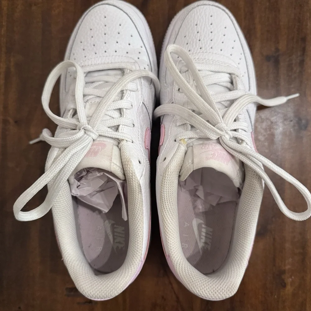 Nike Air Force 1 Low GS White Pink Foam CT3839-103 Kids Size 7Y / Women 8.5